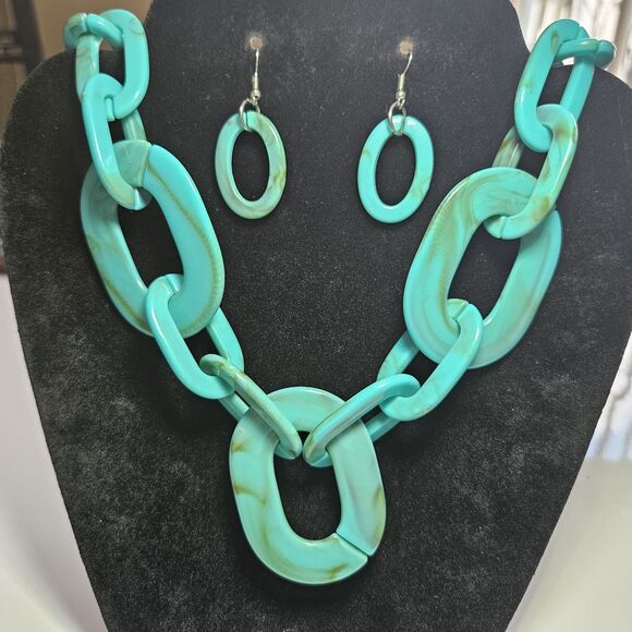 Paparazzi Silver Tone With Green Chunky Link Necklace & Earring Set 20-22" - Picture 1 of 12